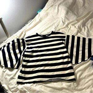 Striped Who What Wear top - Med
